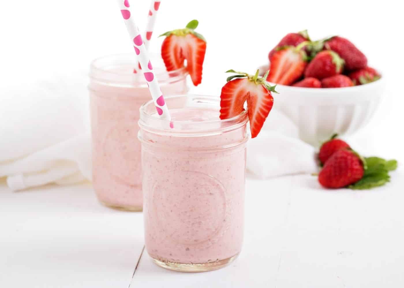 Food Quiz 🍓! What Dog Breed 🐶 Is Your Perfect Match? Strawberry milkshake