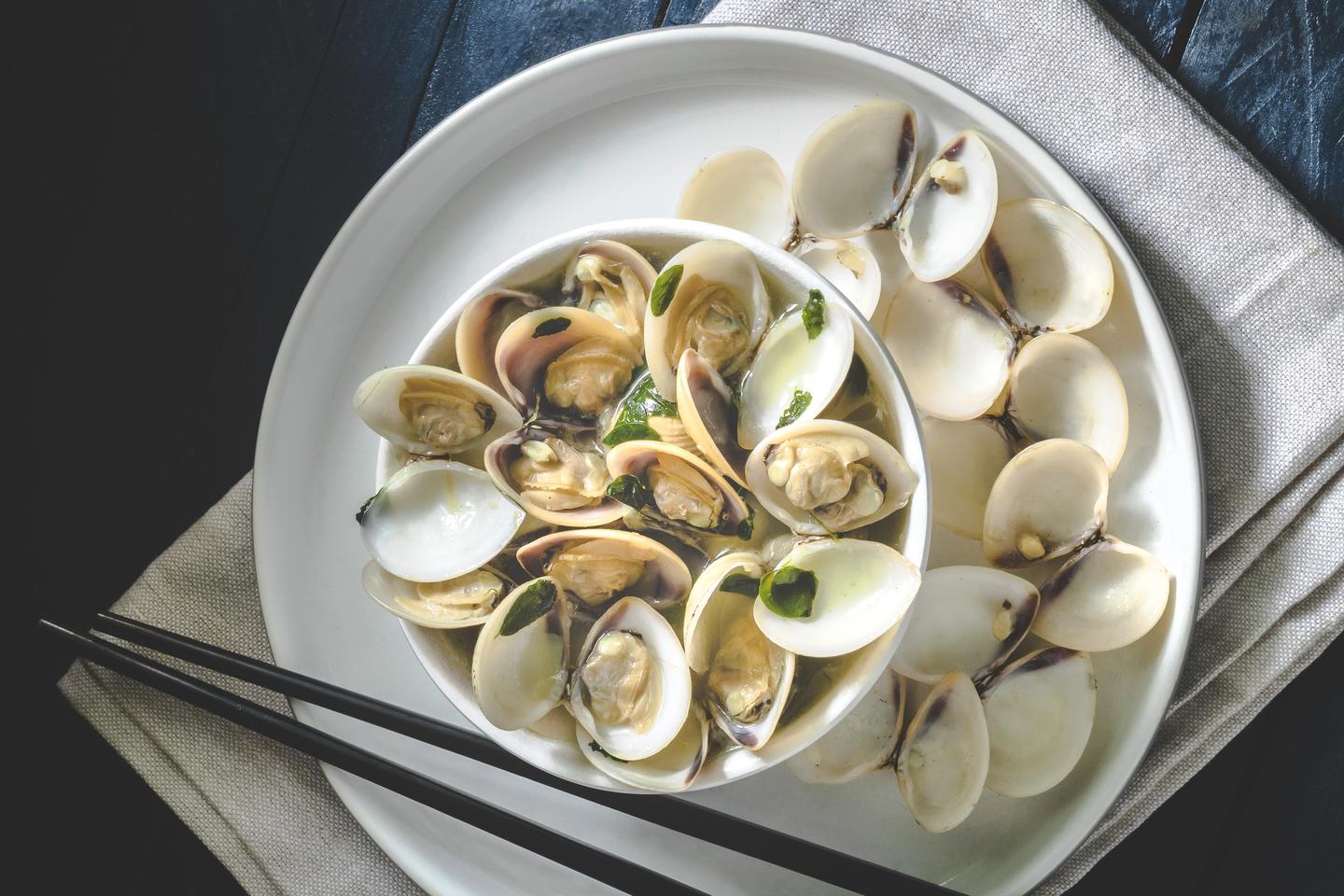This Seafood Buffet Quiz Will Reveal What Sea Creature You Are Steamed clams
