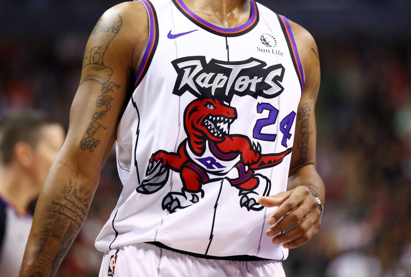 Choose the Ideal 🎁 Birthday Gifts for These Celebrities and We’ll Reveal Your Celeb BFF Toronto Raptors jersey