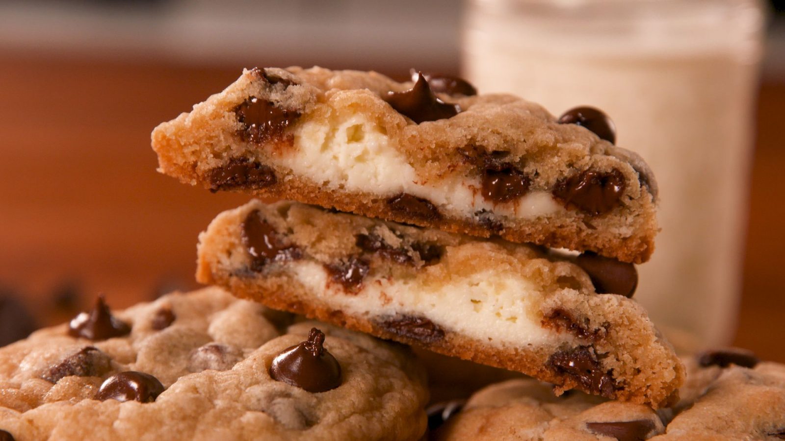 🍪 Craving Cookies and Coffee? ☕ This Quiz Will Tell You Which Brew Best Matches Your Personality Cheesecake-stuffed cookie