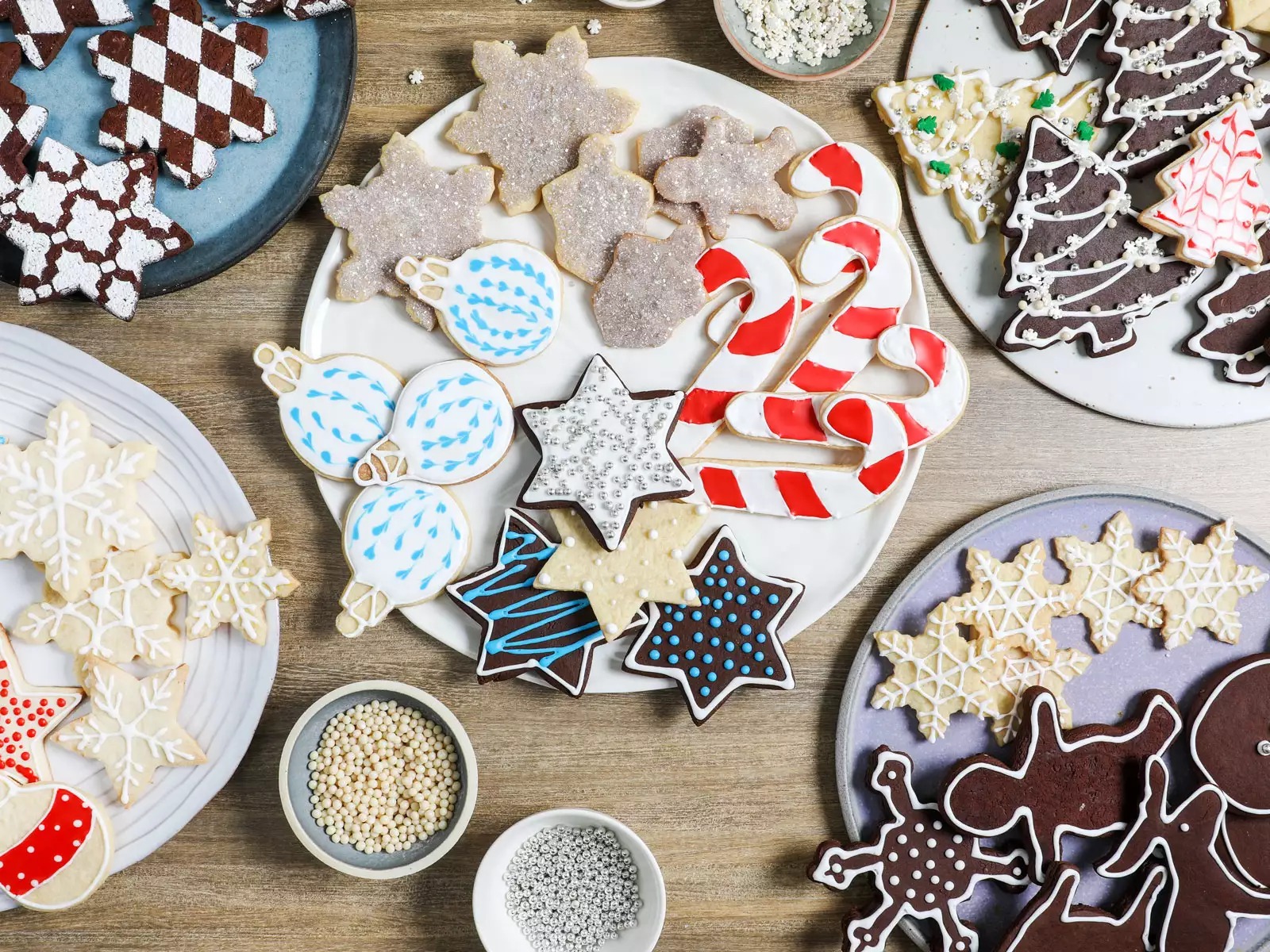 It’s Time to Find Out What Your 🥳 Holiday Vibe Is With the 🎄 Christmas Feast You Plan Holiday frosted sugar cookies