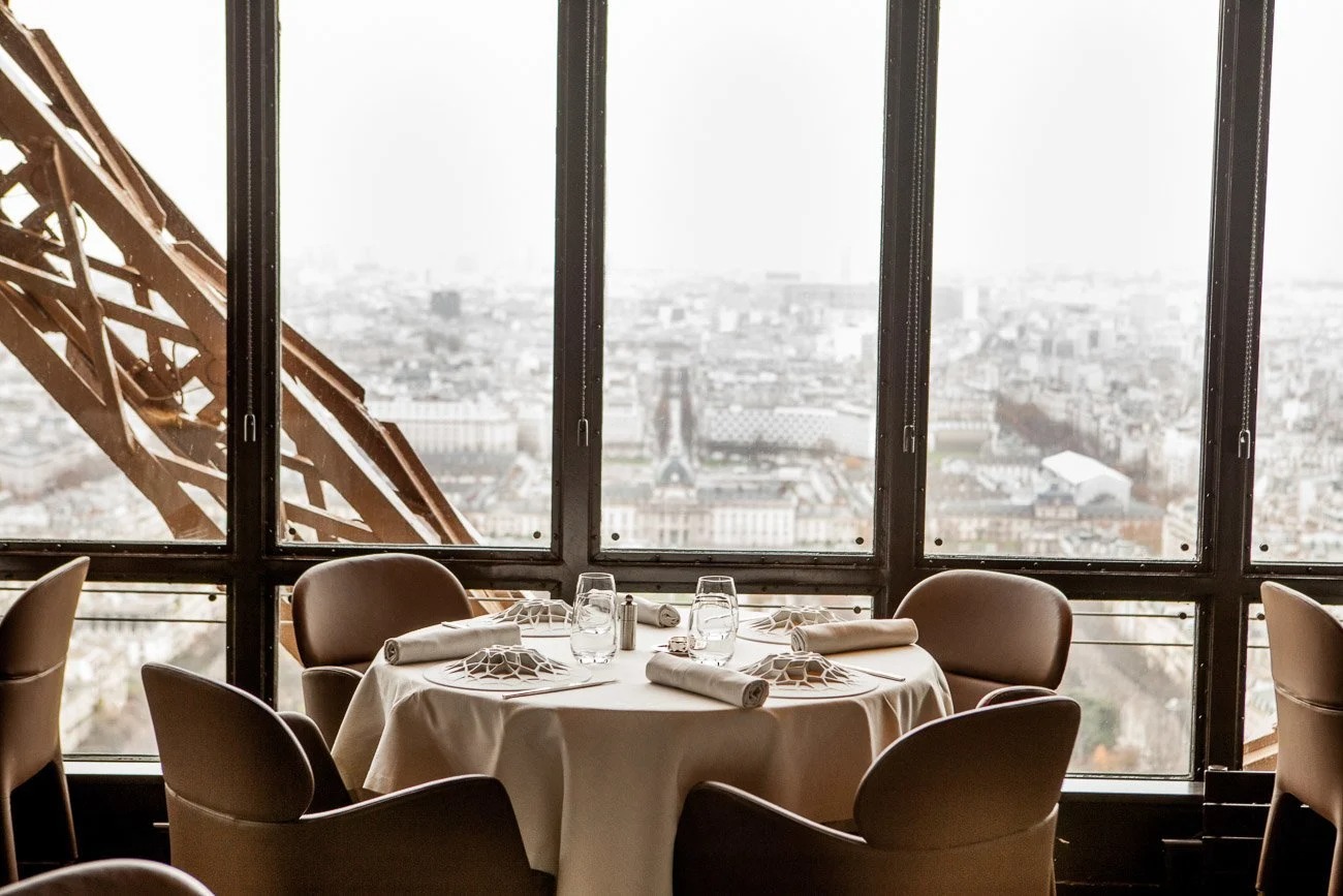 Enjoy an All-You-Can-Eat 🍳 Breakfast Buffet and We’ll Reveal What Type of Partner 😍 Attracts You A restaurant at Eiffel Tower