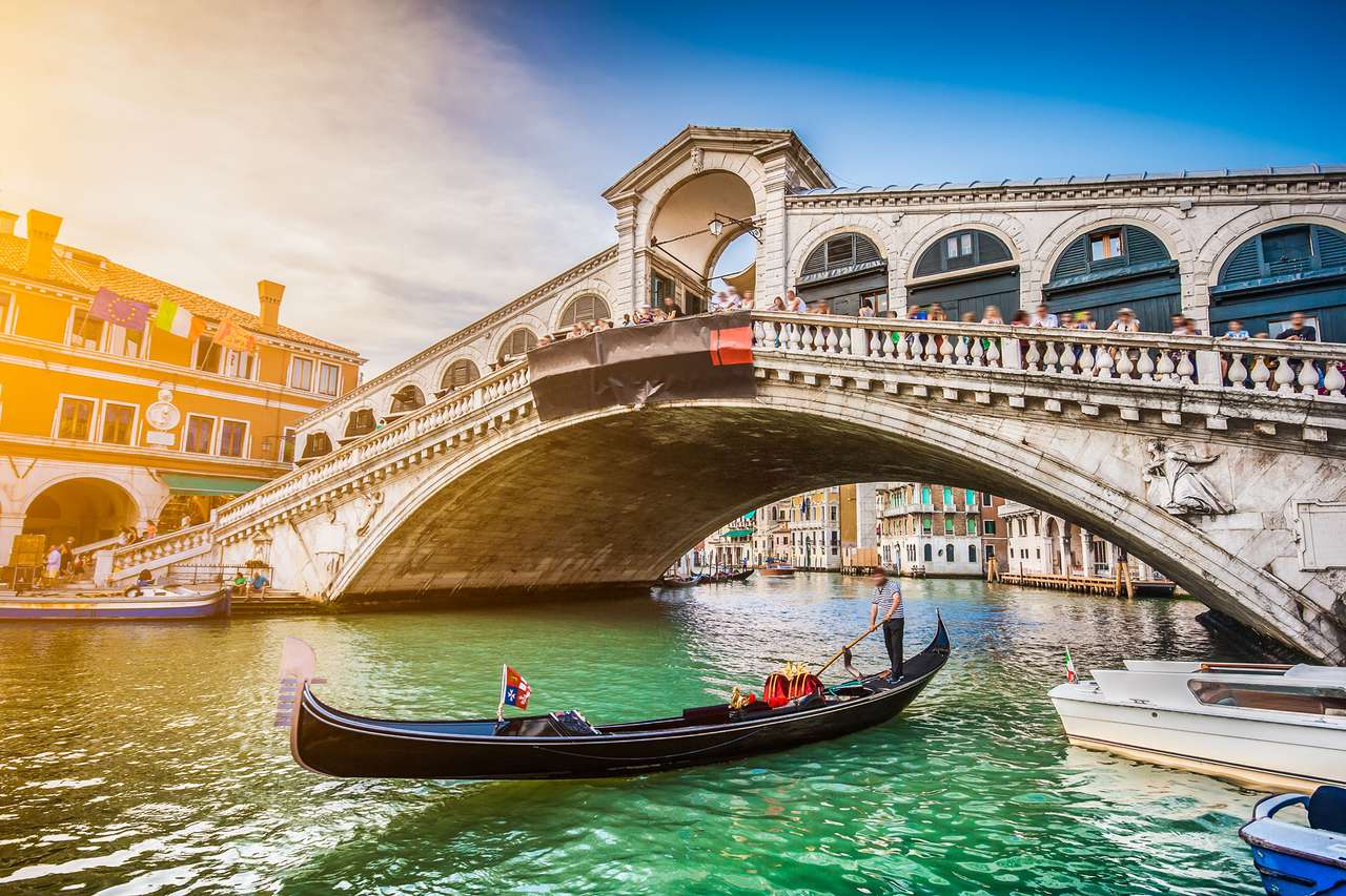 Even If You Don’t Know Much About Geography, Play This World Landmarks Quiz Anyway Rialto Bridge at Grand Canal, Venice, Italy