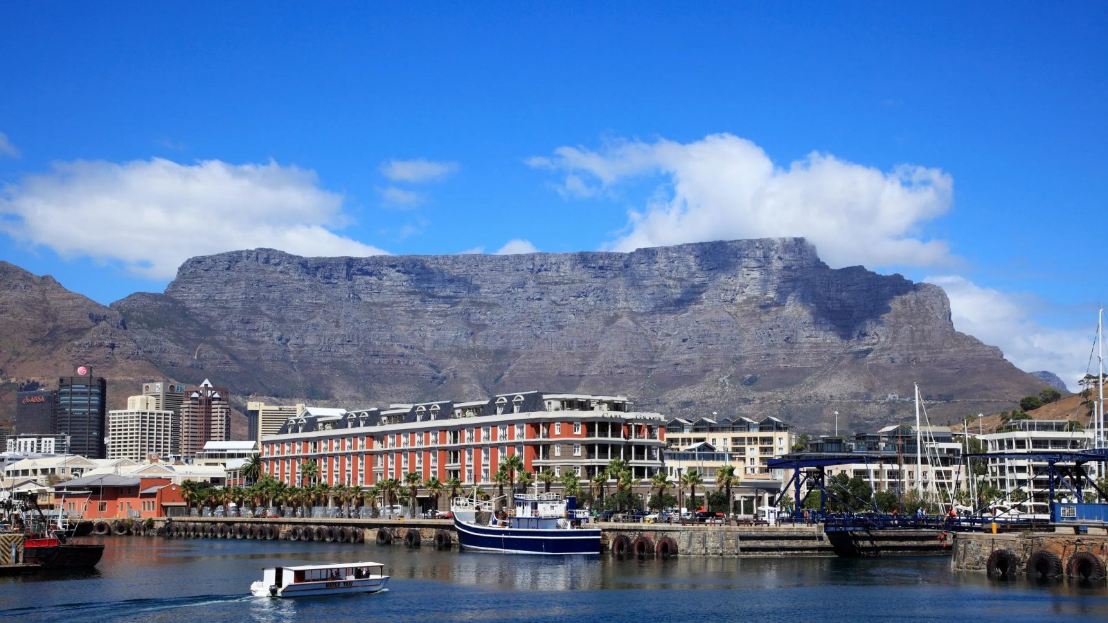Even If You Don’t Know Much About Geography, Play This World Landmarks Quiz Anyway Table Mountain, Cape Town, South Africa