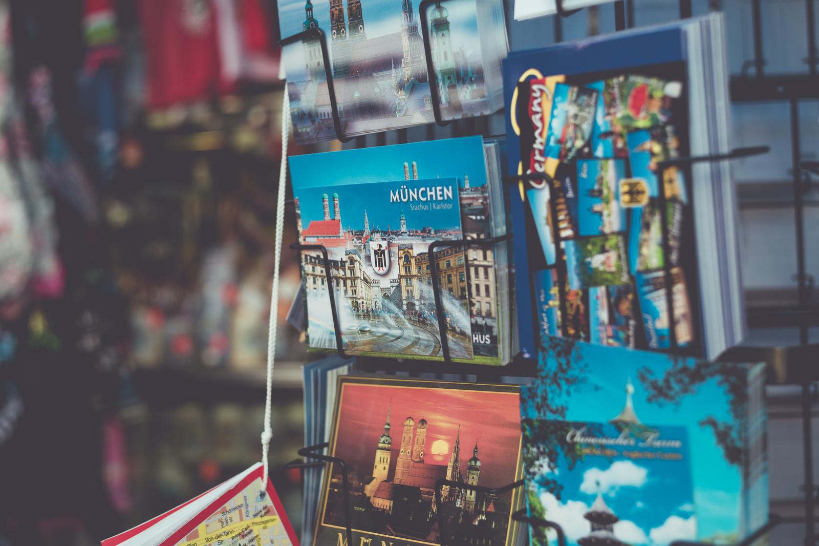 Stop Everything and Play This 🧳 Travel Quiz to Find Out If You’re an Introvert or Extrovert Postcard souvenir