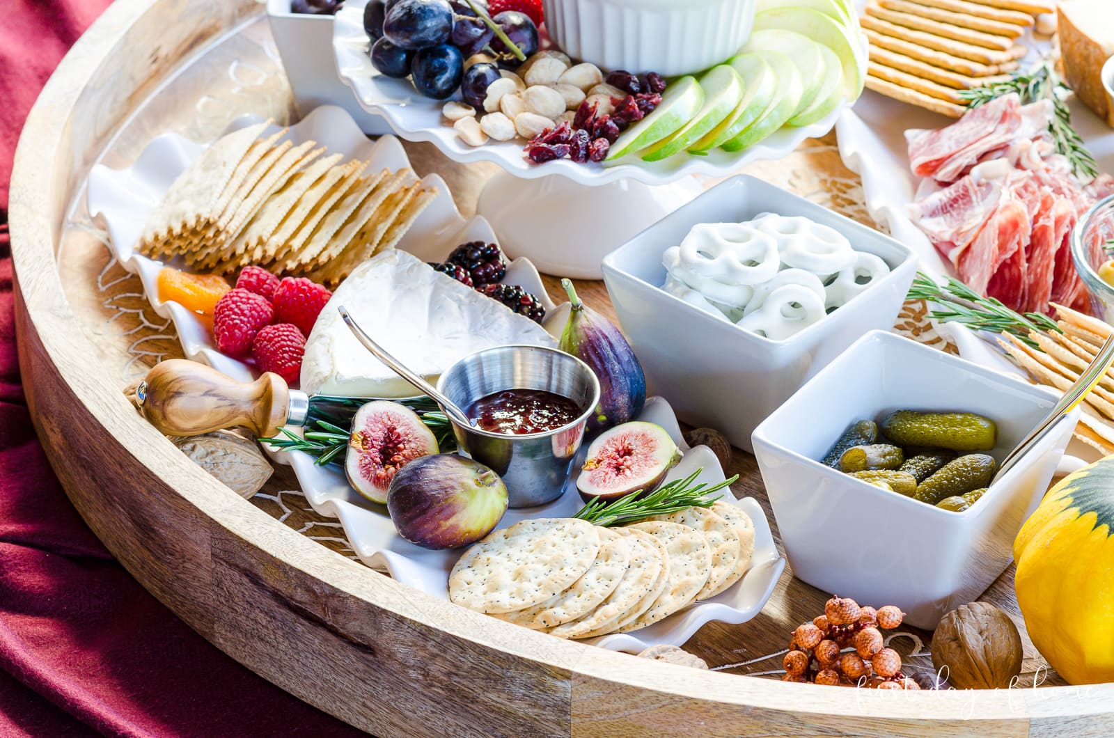 Put Together a 🧀 Charcuterie Board and We’ll Reveal Your Most Desired Comfort Food Best-charcuterie-board-side