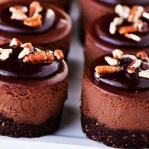 Pie Cake Quiz Vegan mini chocolate cream cakes