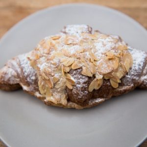 Dessert Quiz 🍰: What Tea 🍵 Are You? Earl grey and almond croissant