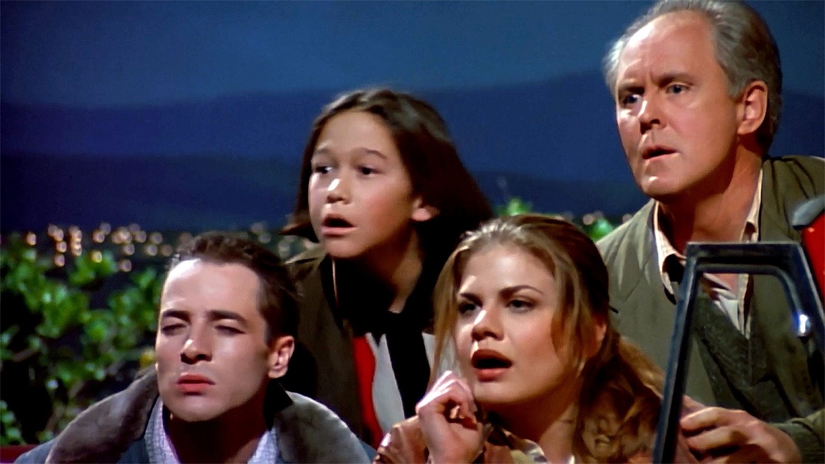 Do You Remember These TV Shows That Aired in the ’90s? 3rd Rock from the Sun
