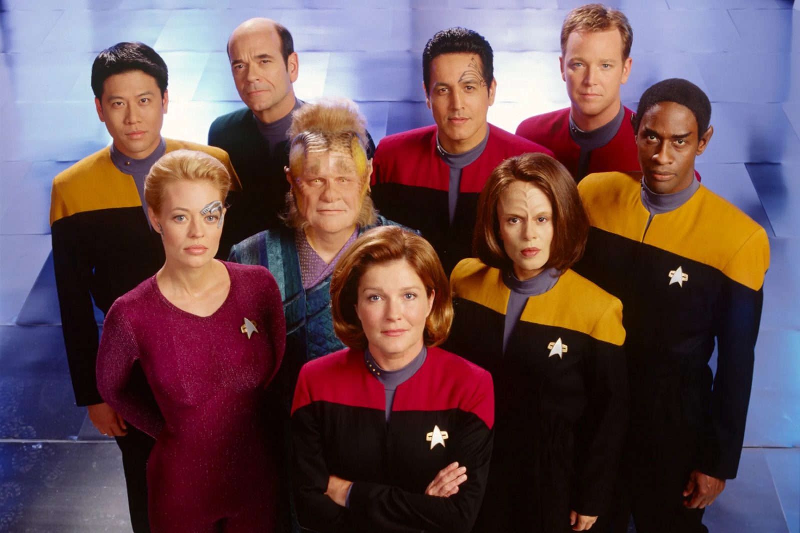 Do You Remember These TV Shows That Aired in the ’90s? Star Trek: Voyager