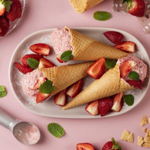 Ice Cream Buffet Quiz🍦: What's Your Foodie Personality Type? Strawberry ice cream