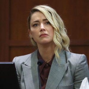 Match Celebs On Tinder To Know Type Of Partner You Need… Quiz Amber Heard