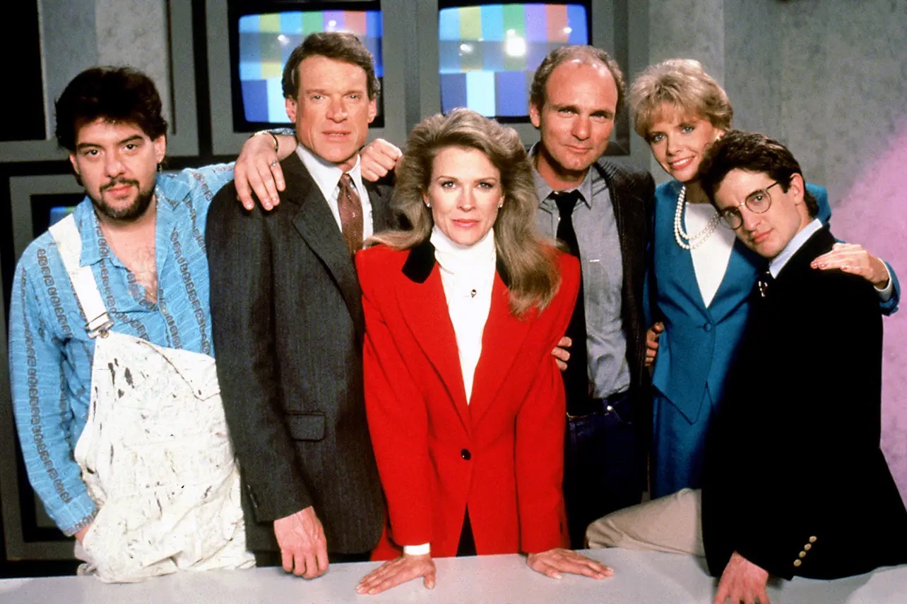 TV Show Trivia Quiz 📺: Can You Fill In The Missing Colors? 🎨 Murphy Brown