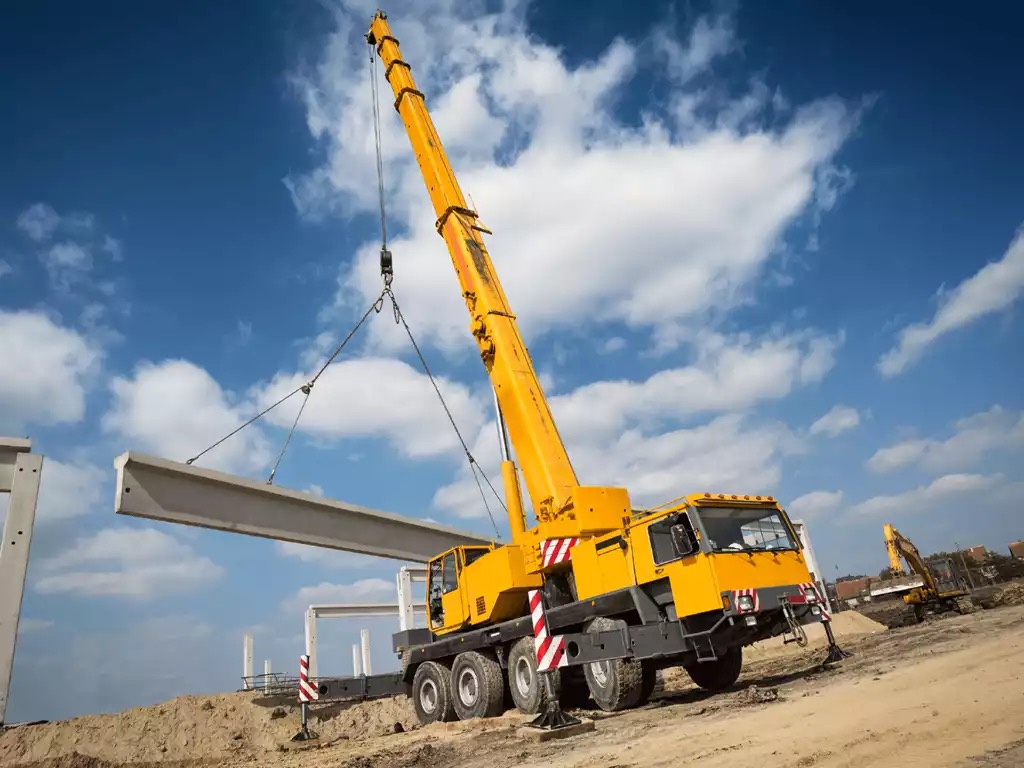 📝 Are You One of the 10% Who Can Nail This 25-Question English Test? Crane construction heavylifting