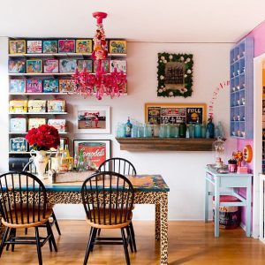 🏠 Design a House and We’ll Reveal If You Are Retro, Vintage or New Age This dining room