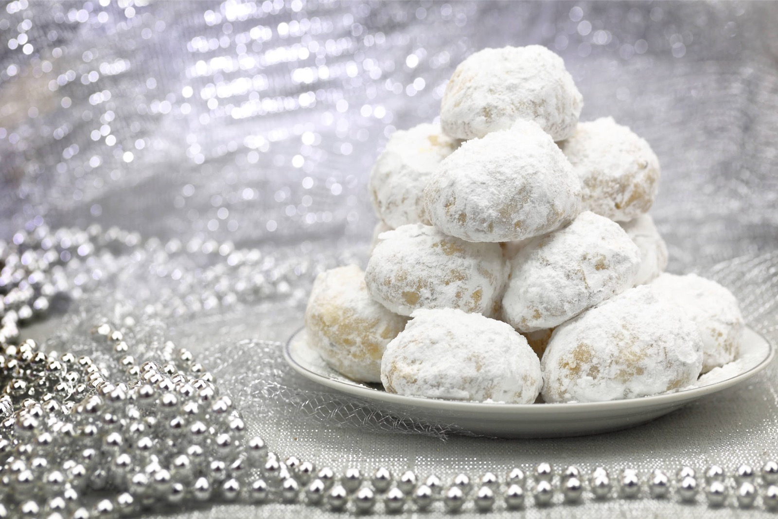 What Should I Bake? Quiz Kourambiedes with powdered sugar