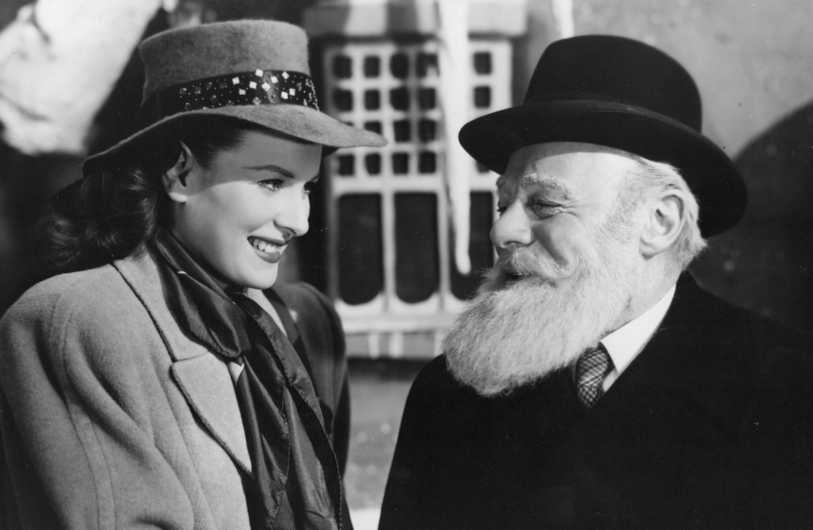 Movie Quiz 🎞️: Can You Ace This Black And White Movie Quiz? Miracle on 34th Street