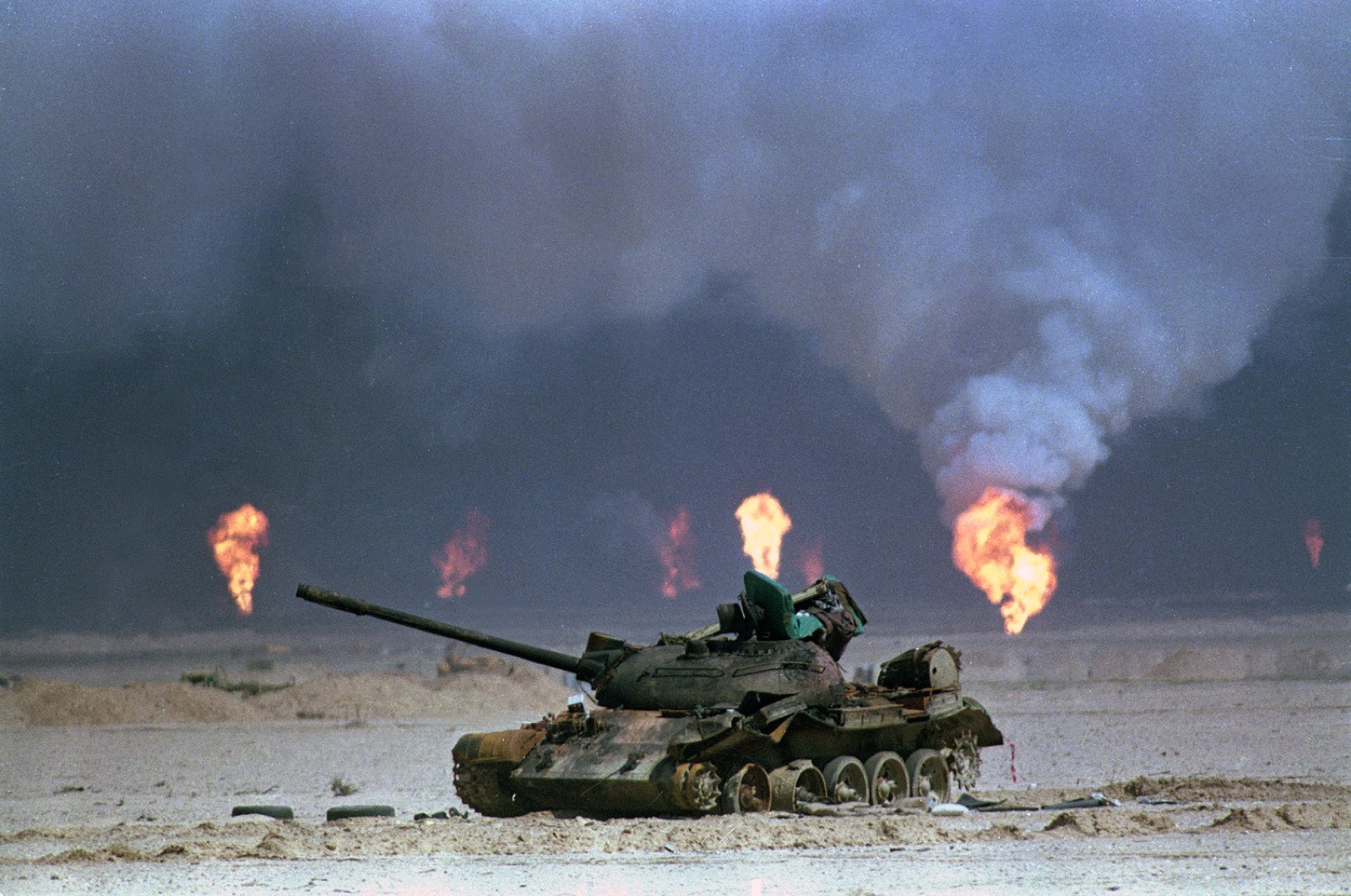 If You Can Pass This General Knowledge Test on Your First Try, You’re Undoubtedly Way Too Smart GULF WAR IRAQI TANK