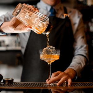 Which TV Mom Are You? Quiz Mixing cocktails