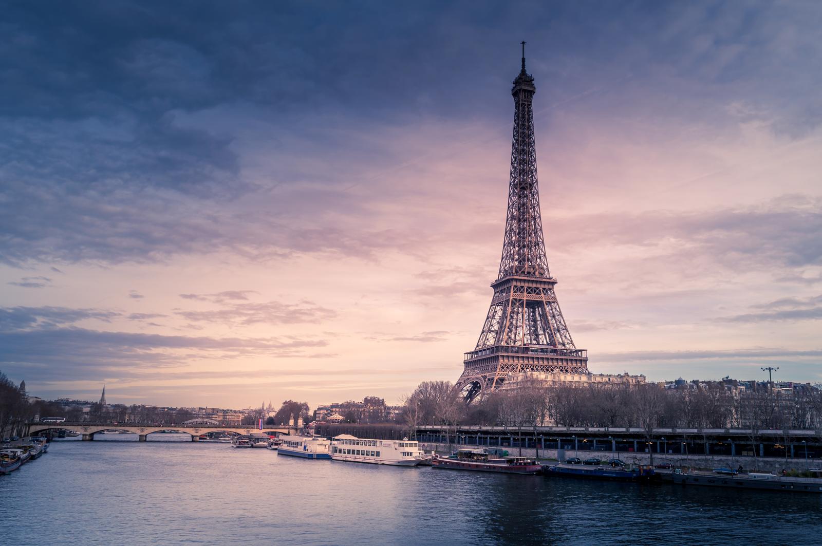 9 In 10 Americans Can't Recognize European Cities Quiz Eiffel Tower, Paris, France