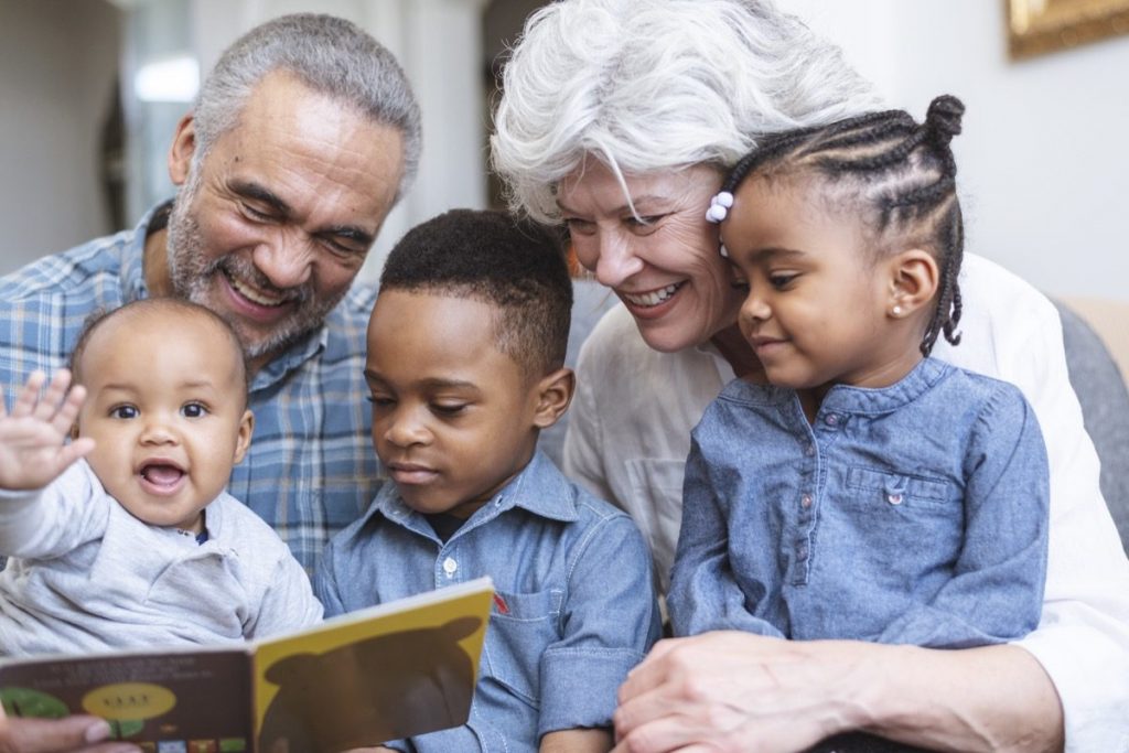 👵 Are You an Awesome Grandparent? 👴 grandparents-reading-to-grandchildren-1024x683
