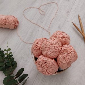 Which TV Mom Are You? Quiz Crafting or knitting