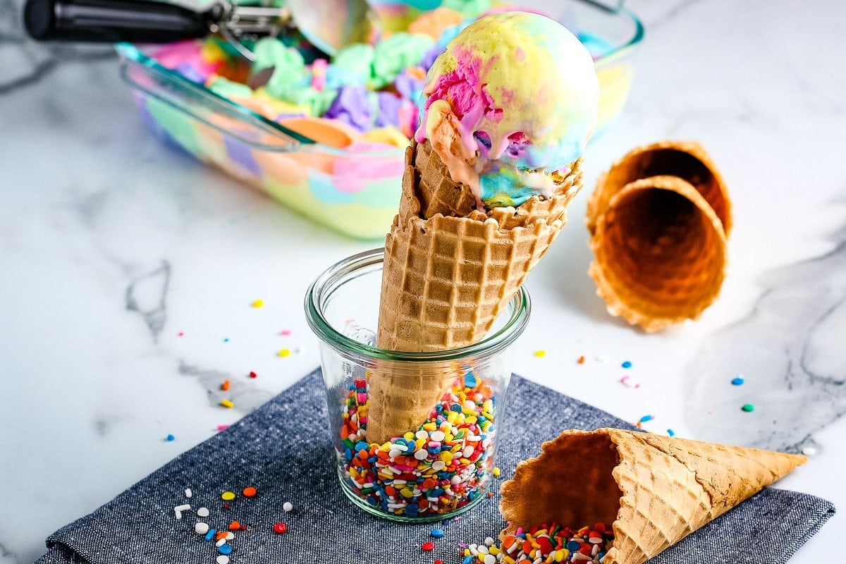 Ice Cream Buffet Quiz🍦: What's Your Foodie Personality Type? Rainbow ice cream