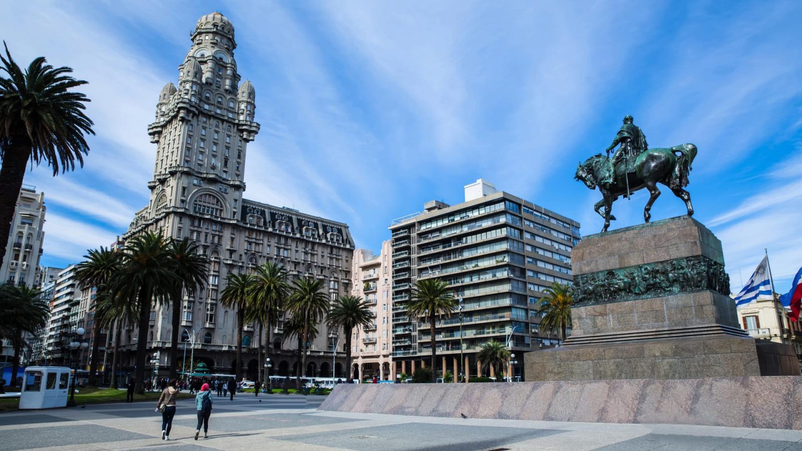 This City-Country Matching Quiz Gets Progressively Harder With Each Question – Can You Keep up With It? Plaza Independencia, Montevideo, Uruguay
