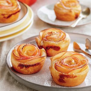 Adventurous World Dessert Buffet Quiz Flores de hojaldre (Spanish floral puff pastries)