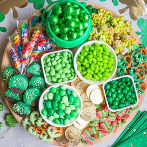 Eat Your Way Through a Rainbow 🌈 and We’ll Reveal the Color of Your Aura 👤 St. Patrick\'s Day snack board