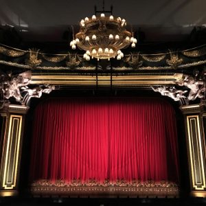 Are You Hot, Pretty, Or Cute? Quiz Theatre