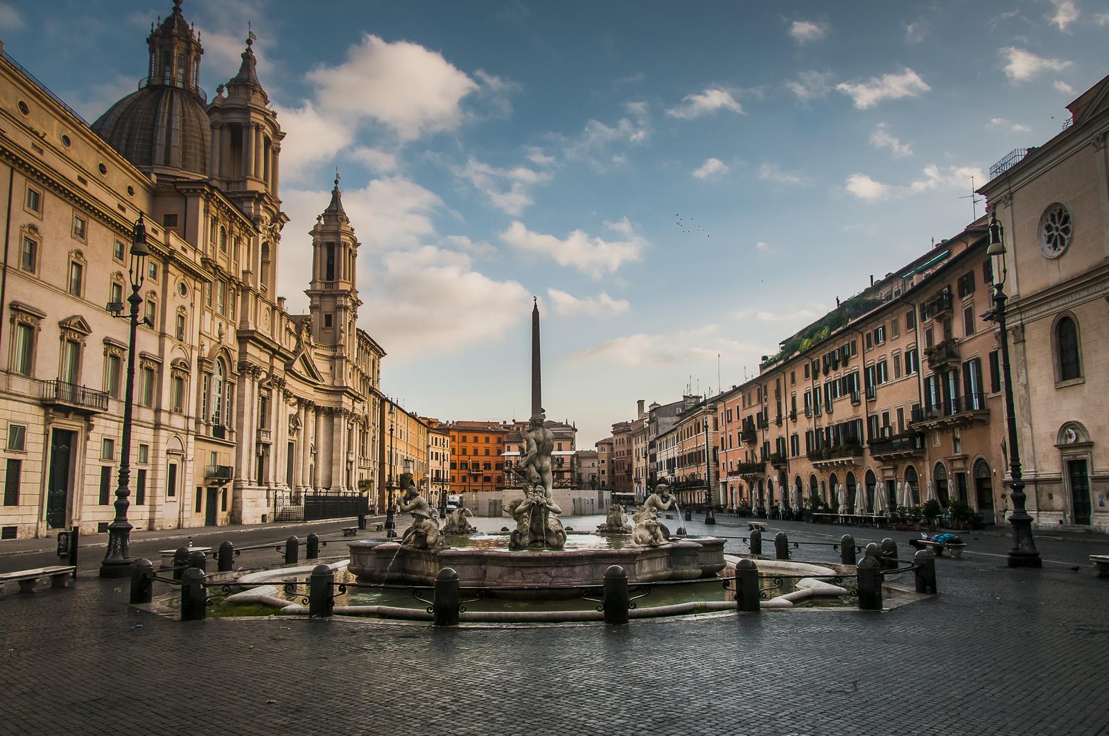 Circle Or Square Quiz Piazza Navona, Rome, Italy