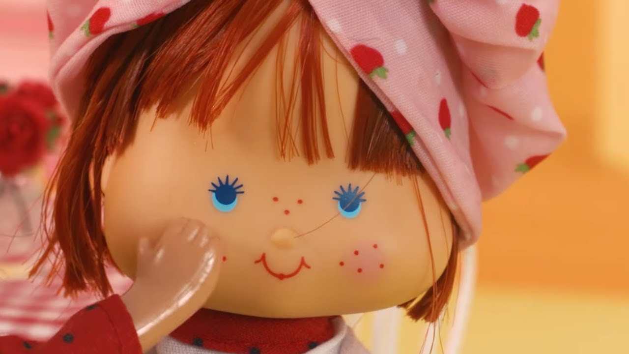Bring Back Some Old-School Toys and We’ll Guess Your Age With Surprising Accuracy Vinage toy Strawberry Shortcake