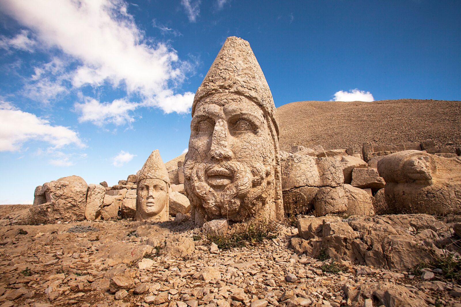 🗽 Can You Match These Famous Statues to Their Locations? Mount Nemrut statues, Turkey