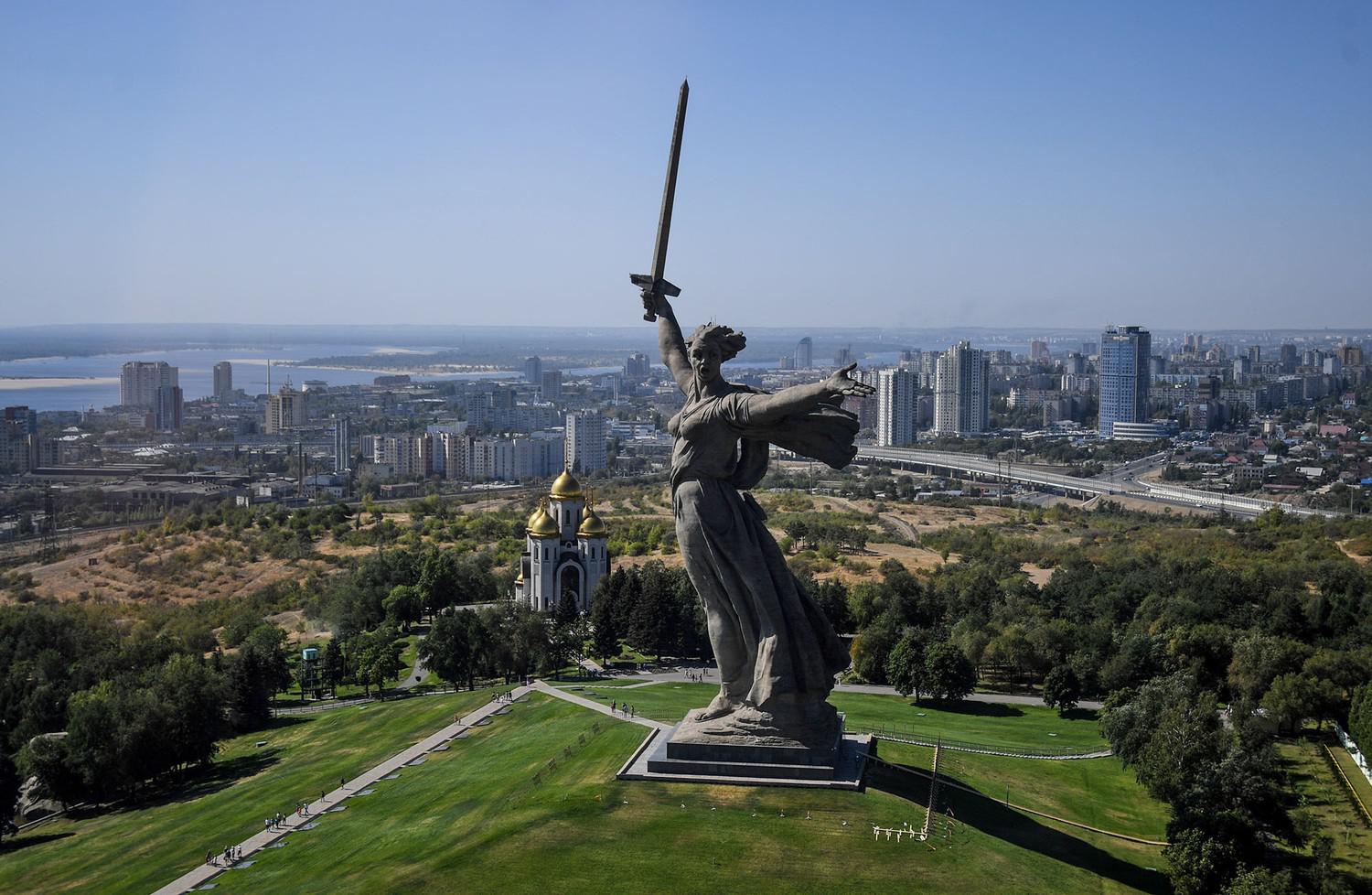 🗽 Can You Match These Famous Statues to Their Locations? The Motherland Calls, Volgograd, Russia