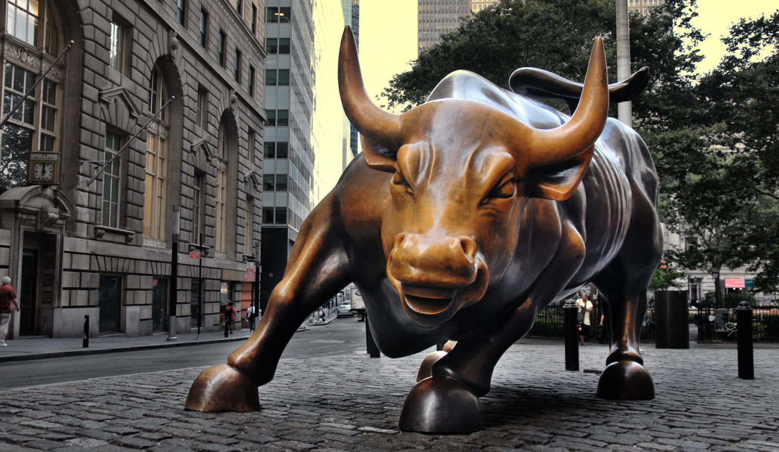 2024 Year In Review Quiz Charging Bull of Wall Street statue, New York City