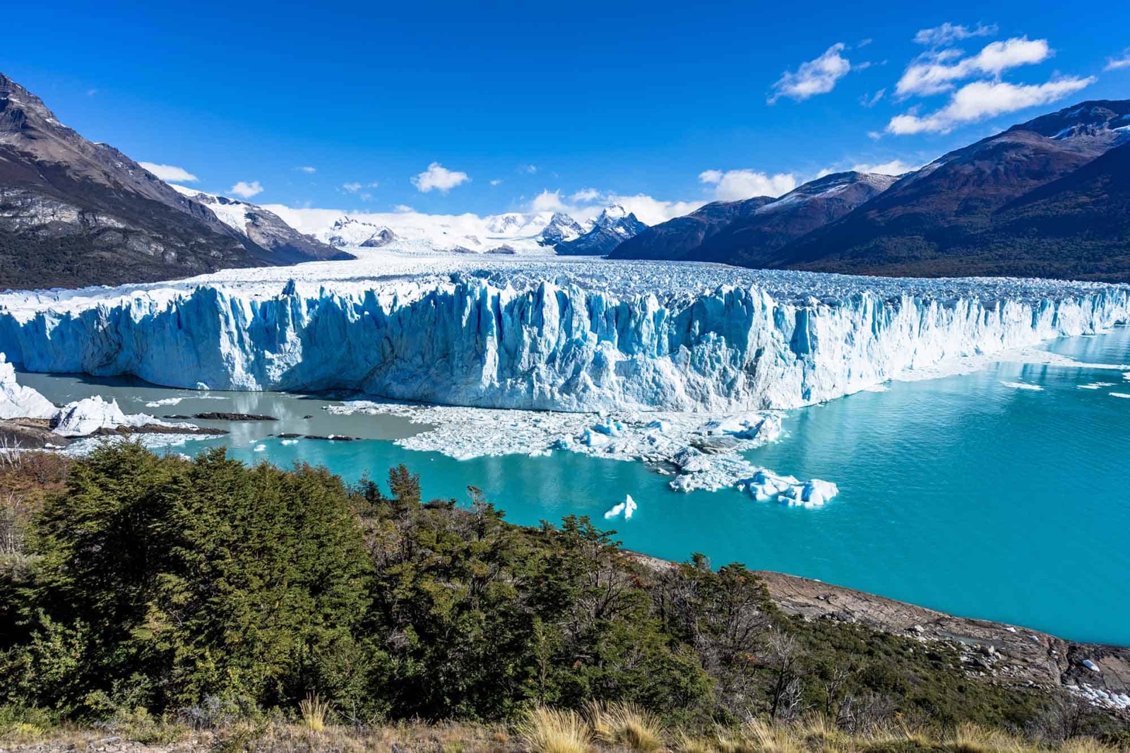 Are You a World Traveler? Test Your Knowledge by Matching These Majestic Natural Sites to Their Countries! Los Glaciares National Park, Perito Moreno Glacier, Argentina