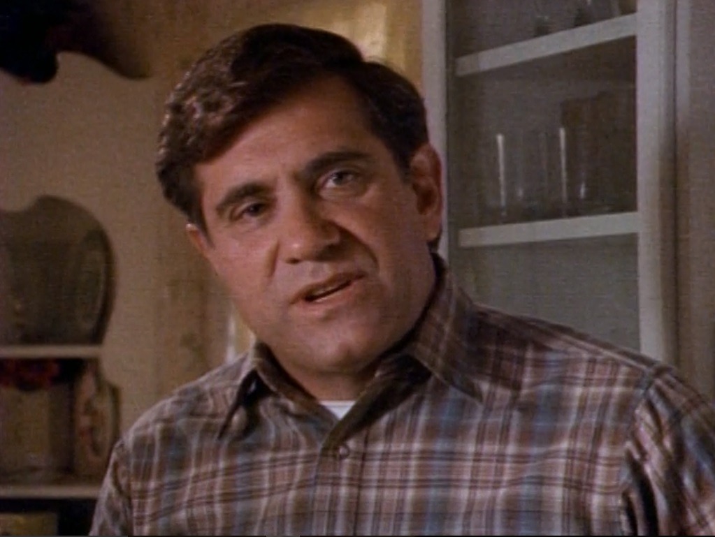 Classic TV Dads Quiz 👔: Match Them To Their Iconic Shows! Dan Lauria as Jack Arnold on The Wonder Years