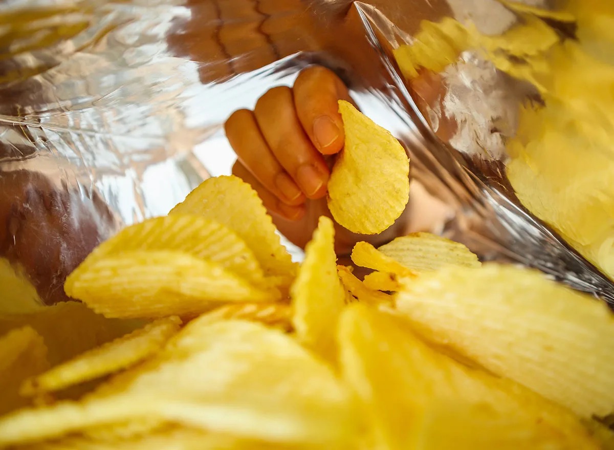 Snacking potato chips