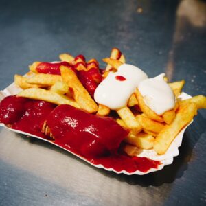 This Street Food Quiz Knows Which Monument You Are Currywurst (German fried sausage with curry ketchup)