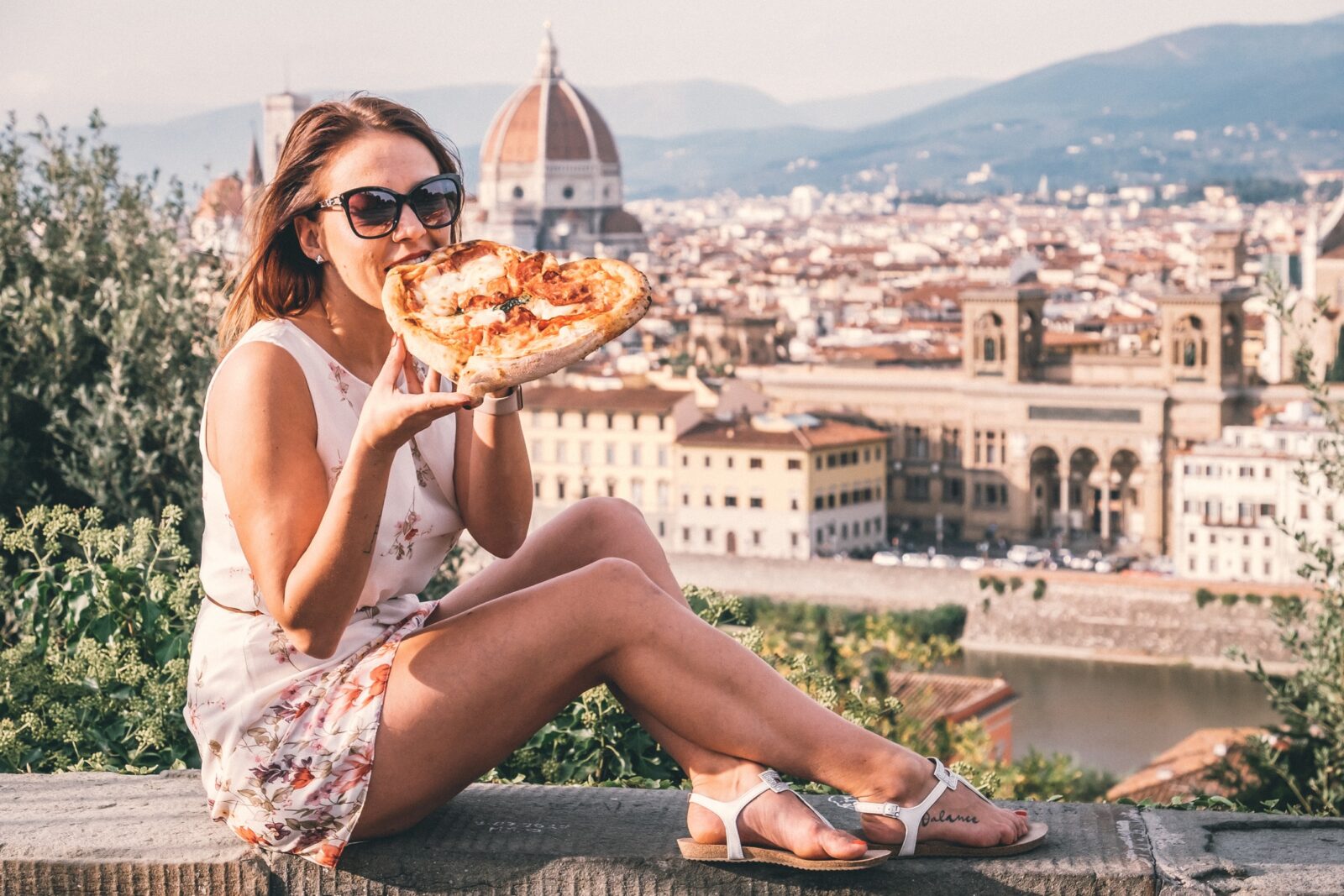 What Gemstone Am I? Quiz Travel tourist eating pizza in Venice, Italy
