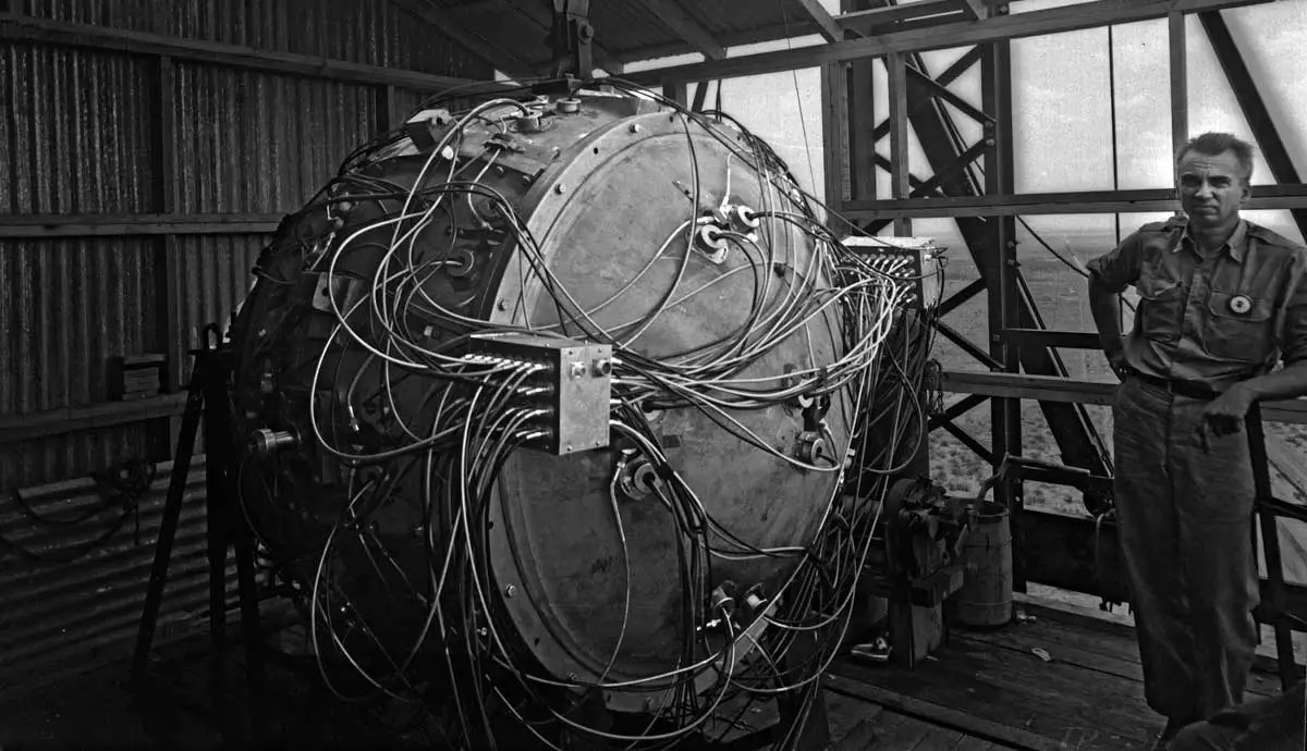 Oppenheimer Quiz The Manhattan Project atomic core