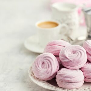 Pink Valentine's Day Quiz Meringue cookies
