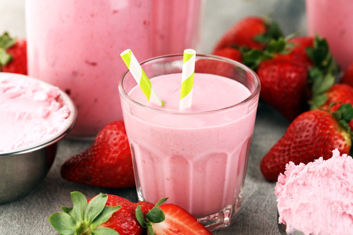 Not to Be Dramatic, But This General Knowledge Quiz Will Be Hardest Thing You Do Today Strawberry smoothie