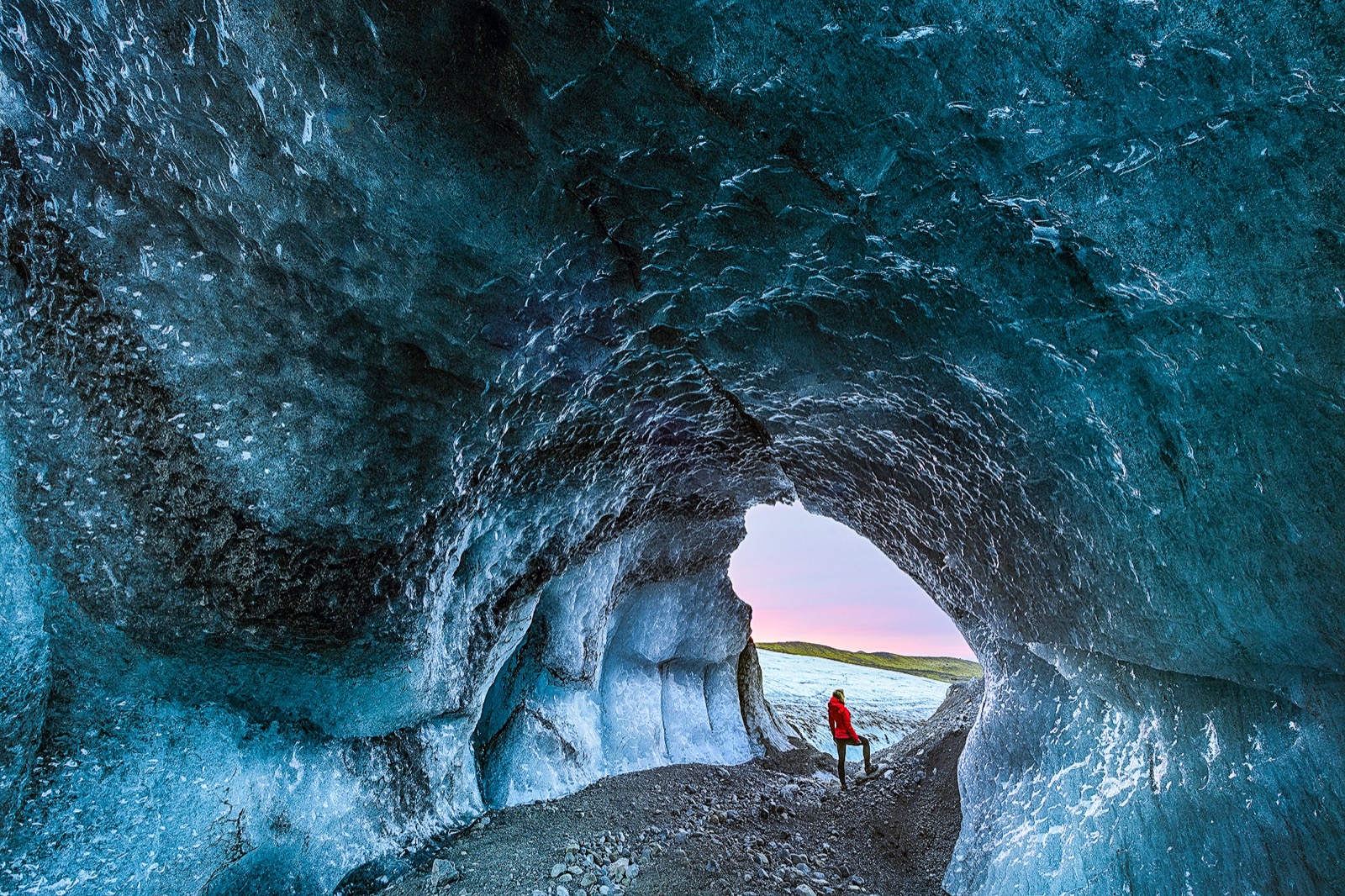 Natural Landmarks Quiz Skaftafell ice cave, Iceland