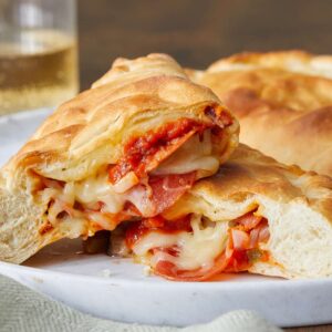 Eat Italian Foods & I'll Reveal Your Nonna Energy Level - Quiz Calzone