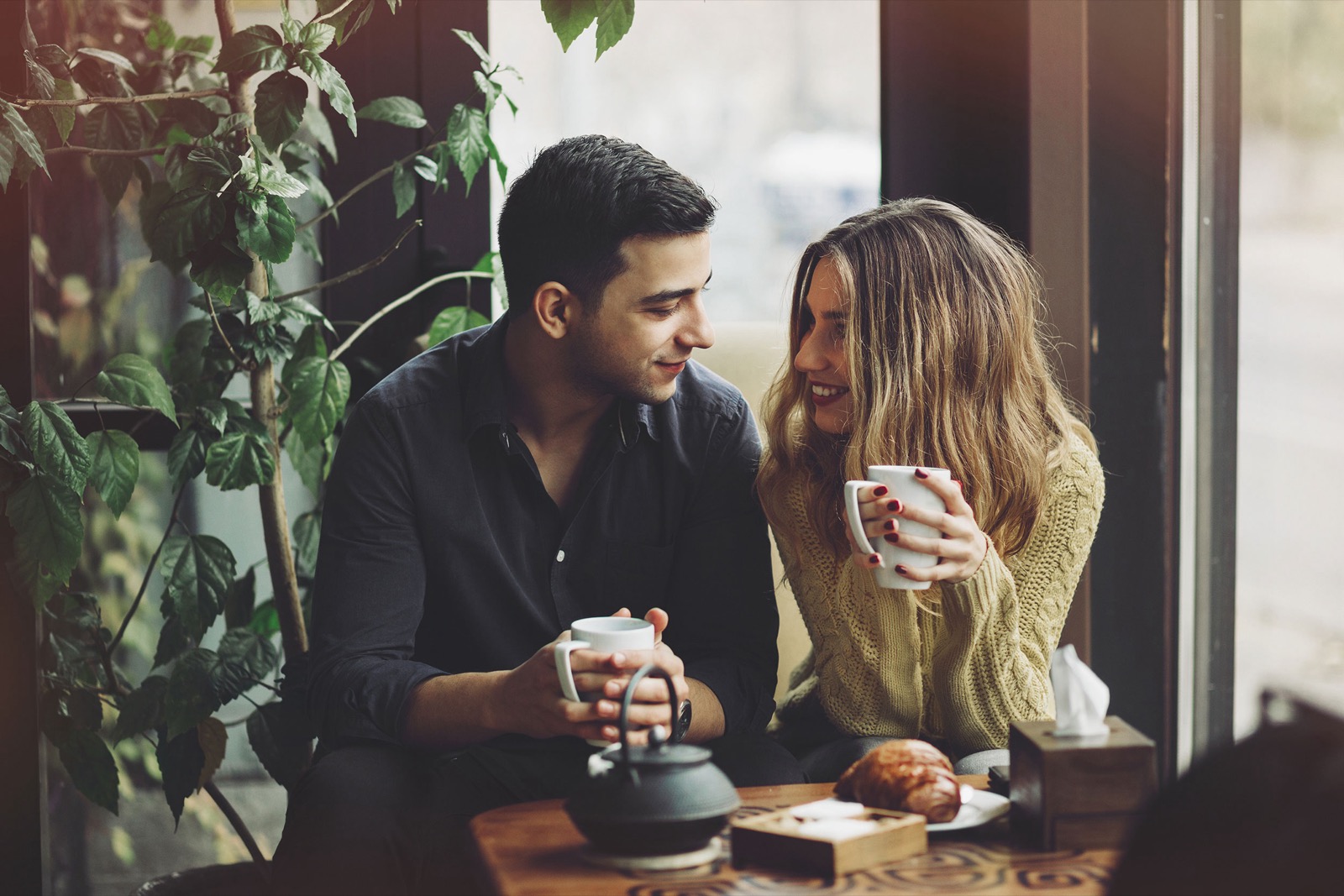 Couple on a cafe date