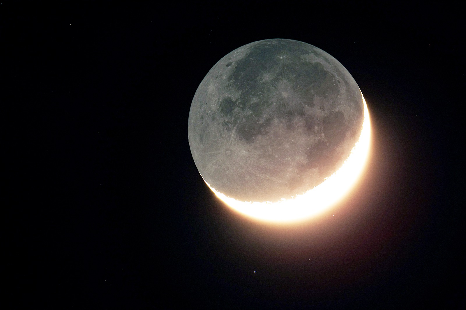 Moon Quiz Earthshine