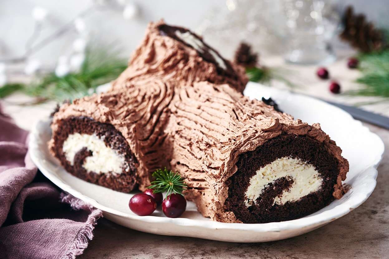 Christmas Traditions Around The World Yule log cake