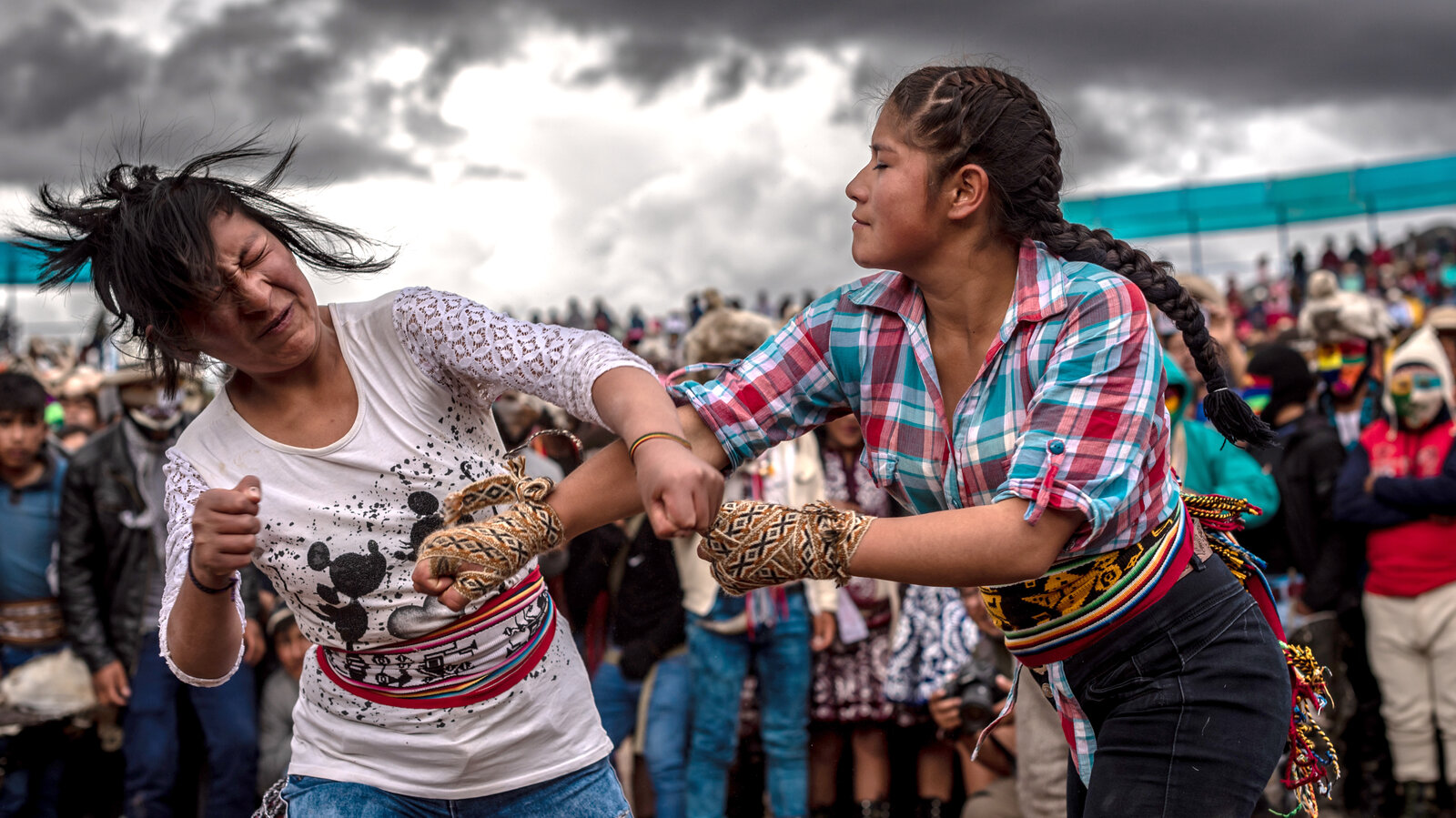 Takanakuy fistfighting